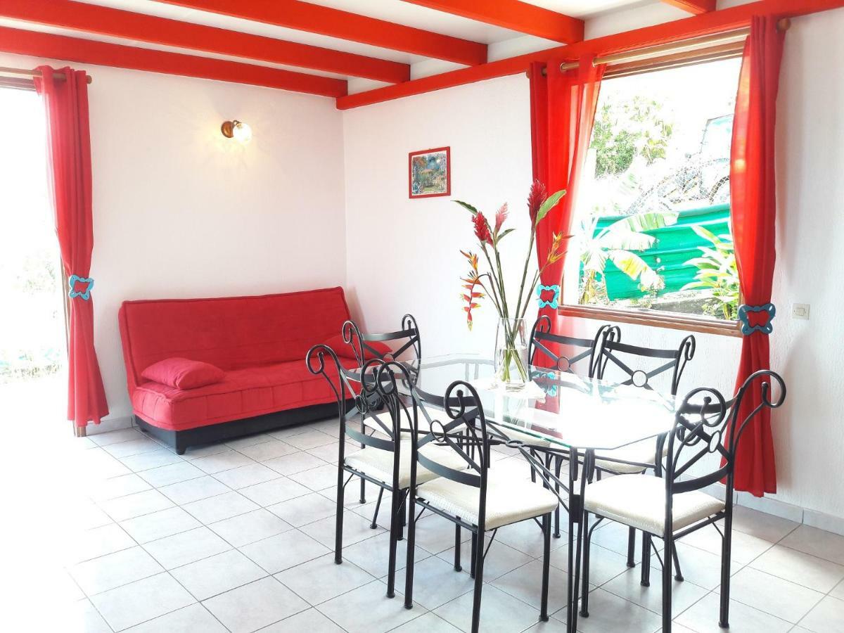 Holiday home Les Petites Fleurs De Poirier *