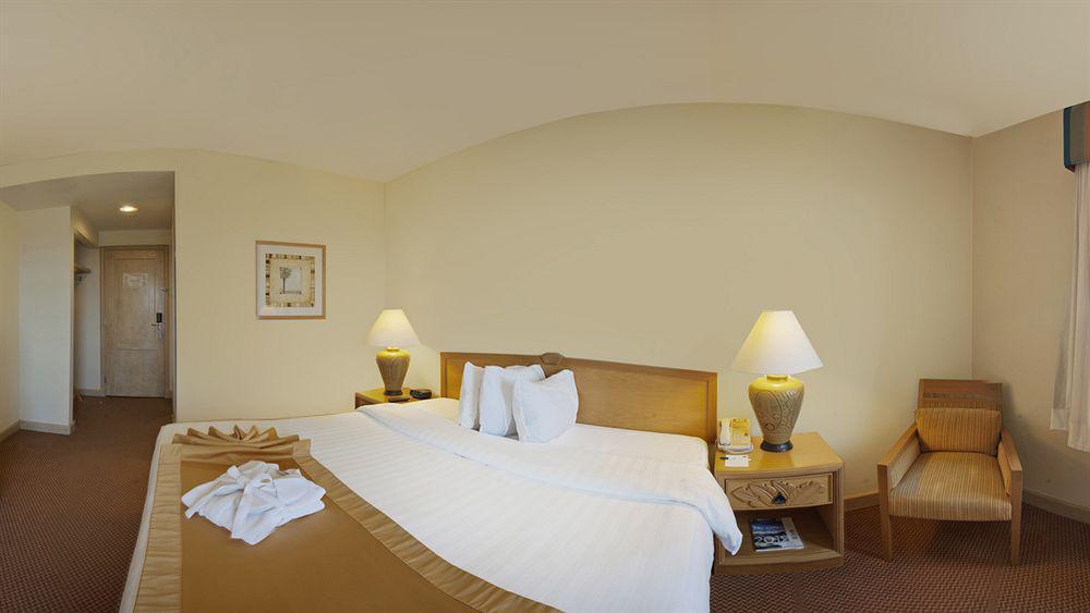 Four Points By Sheraton Santo Domingo Hotel La Caleta