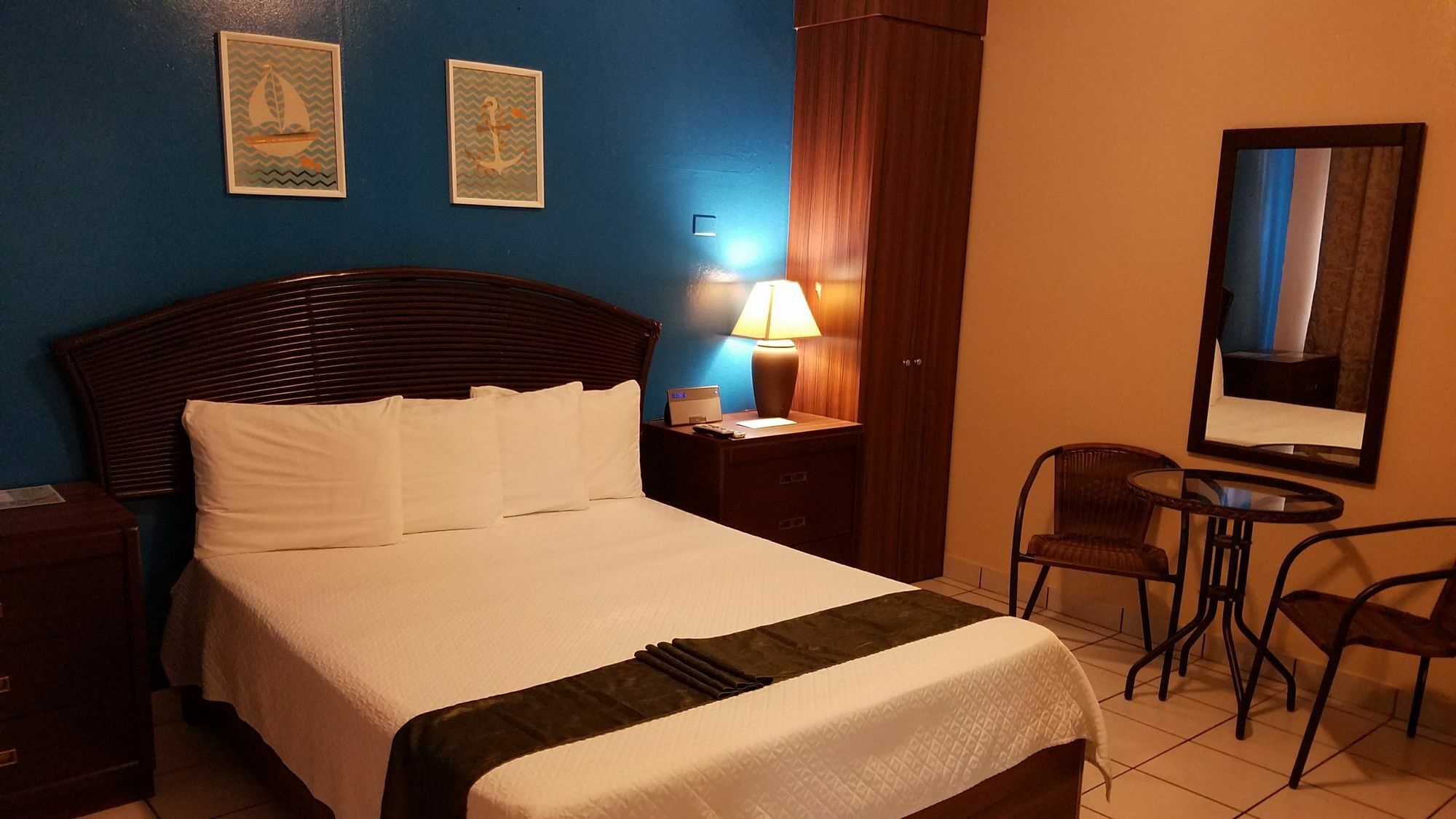 Combate Hotel