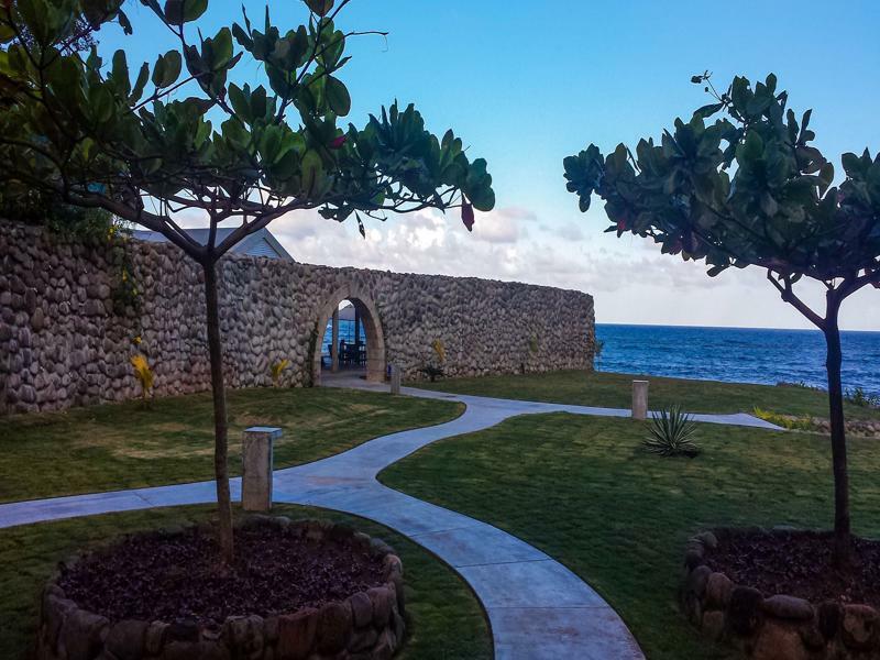 Pagua Bay House - Oceanfront Cabana's Hotel Marigot