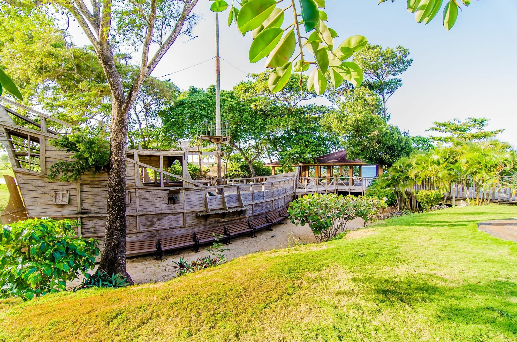 Villa 2 Bedroom At Ocean Village Sosua