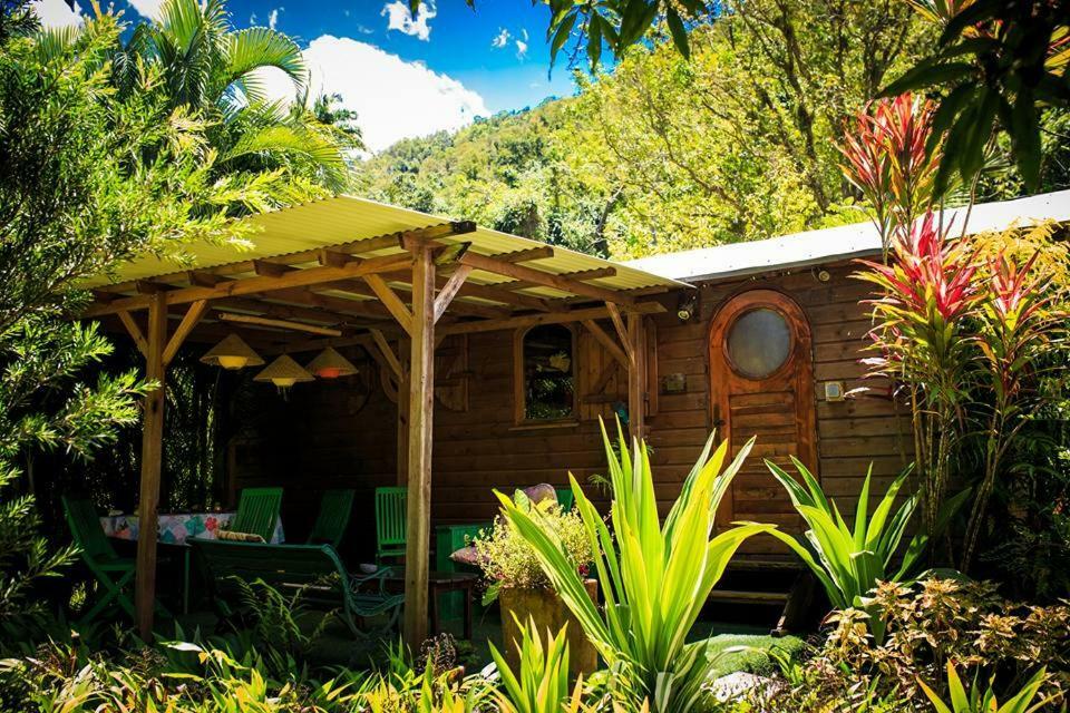 West Indies * Pointe-Noire