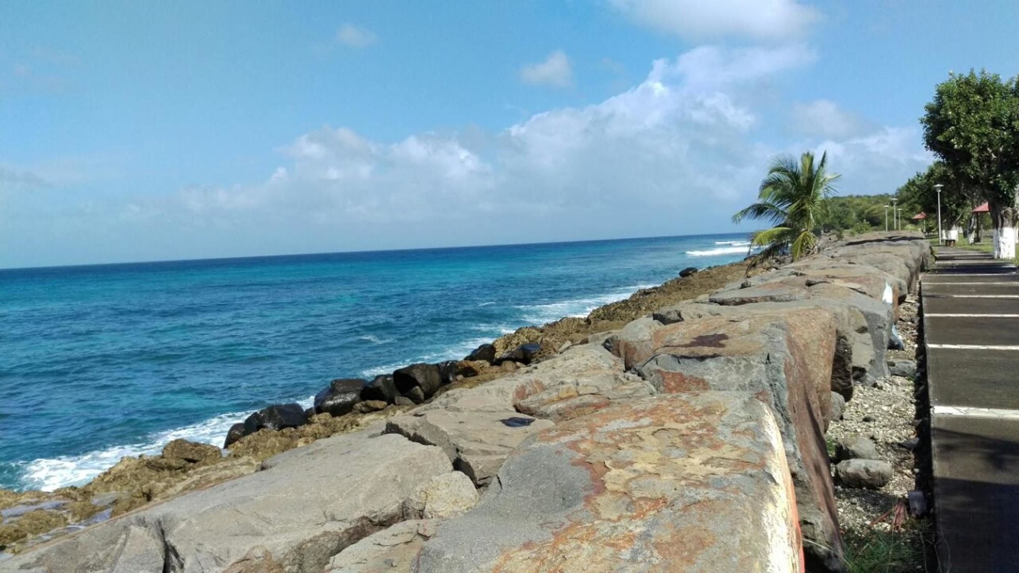 With 2 Bedrooms In Anse-bertrand, With Furnished Garden And Wifi Villa Anse-Bertrand