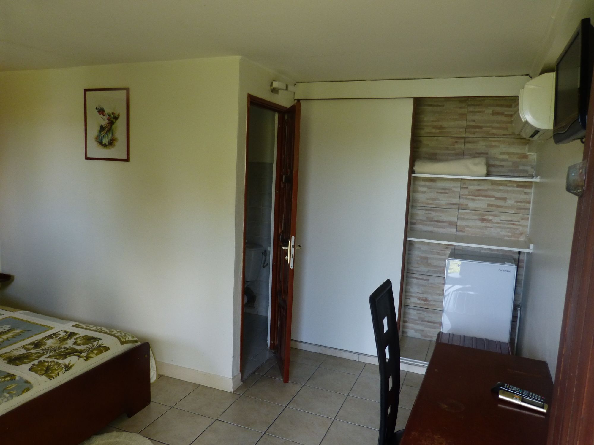 Airport Hotel 3*