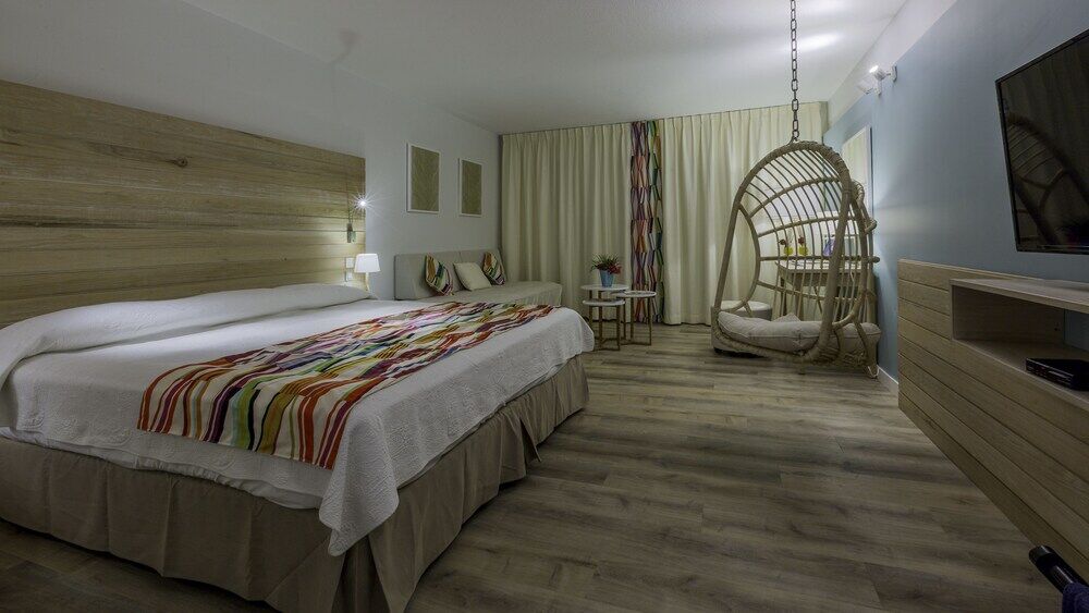 La Playa Hotel Orient Bay