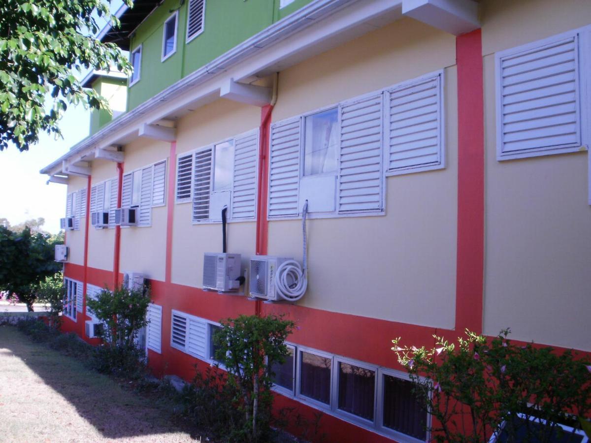 Pineapple Court Hotel