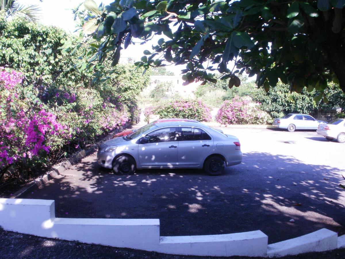 Hotel Pineapple Court
