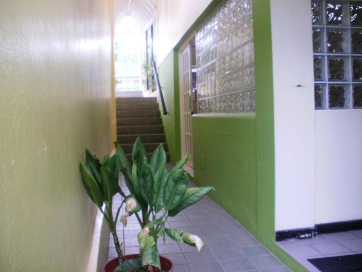 Hotel Pineapple Court 2*