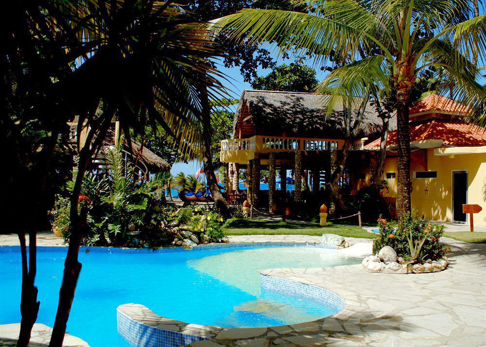 Taina Hotel 4*