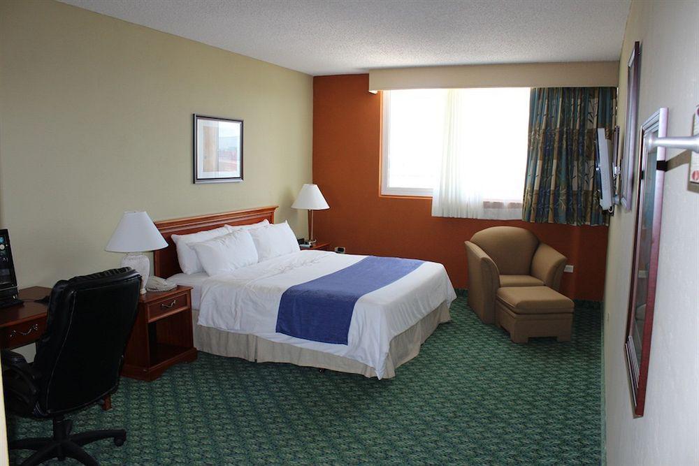 Airport Hotel 3*