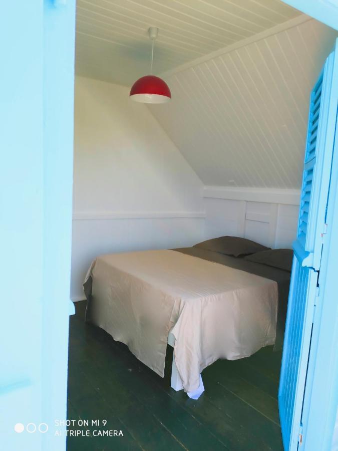 Location Maison Bleue Avec Piscine Privative Au Carbet Martinique Holiday home
