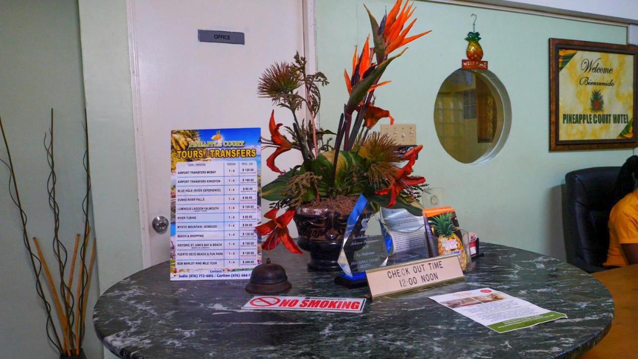Pineapple Court Hotel