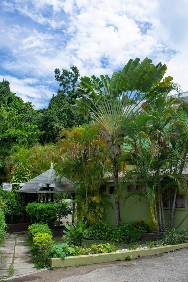 Pineapple Court Hotel Ocho Rios