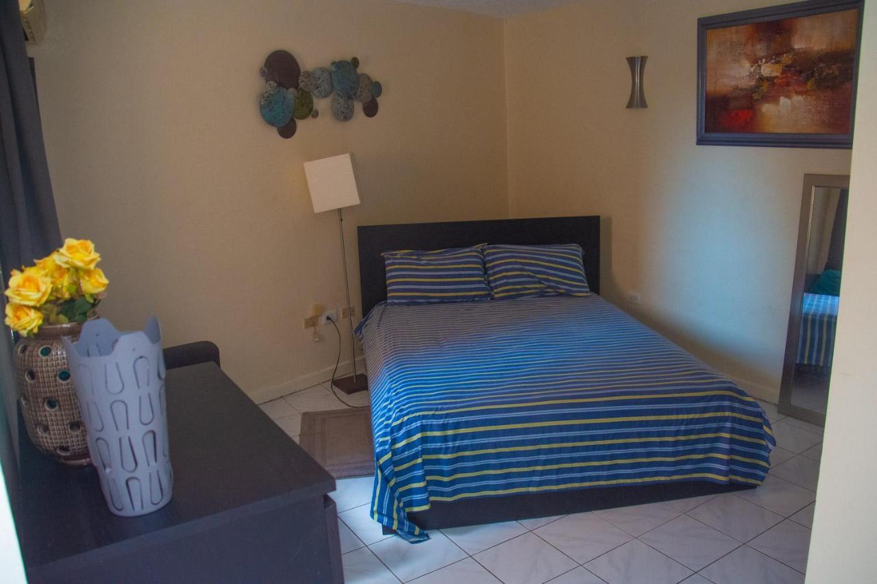 Apartment Finest Apt # 421 Bloc # 4 Marley Manor 6 Marley Rd Kgn 6 *