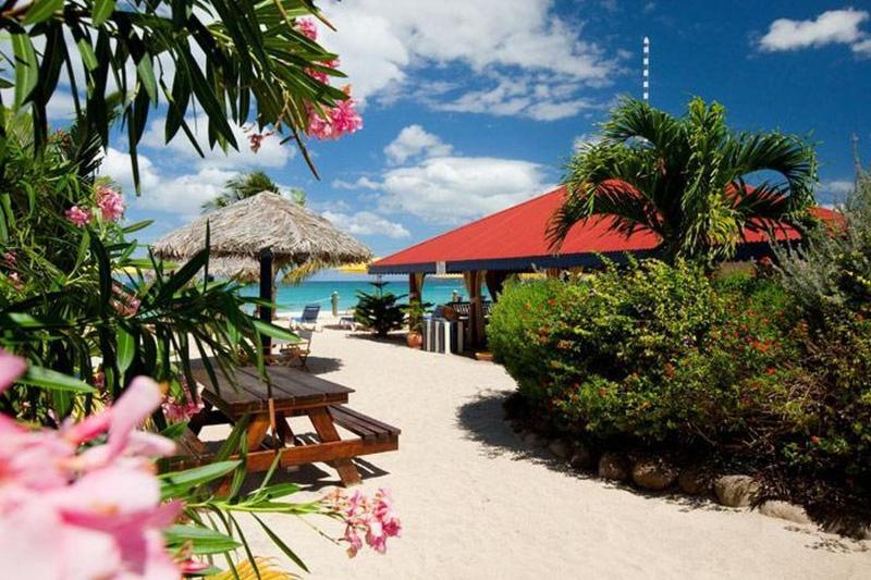 Mount Cinnamon & Club Resort