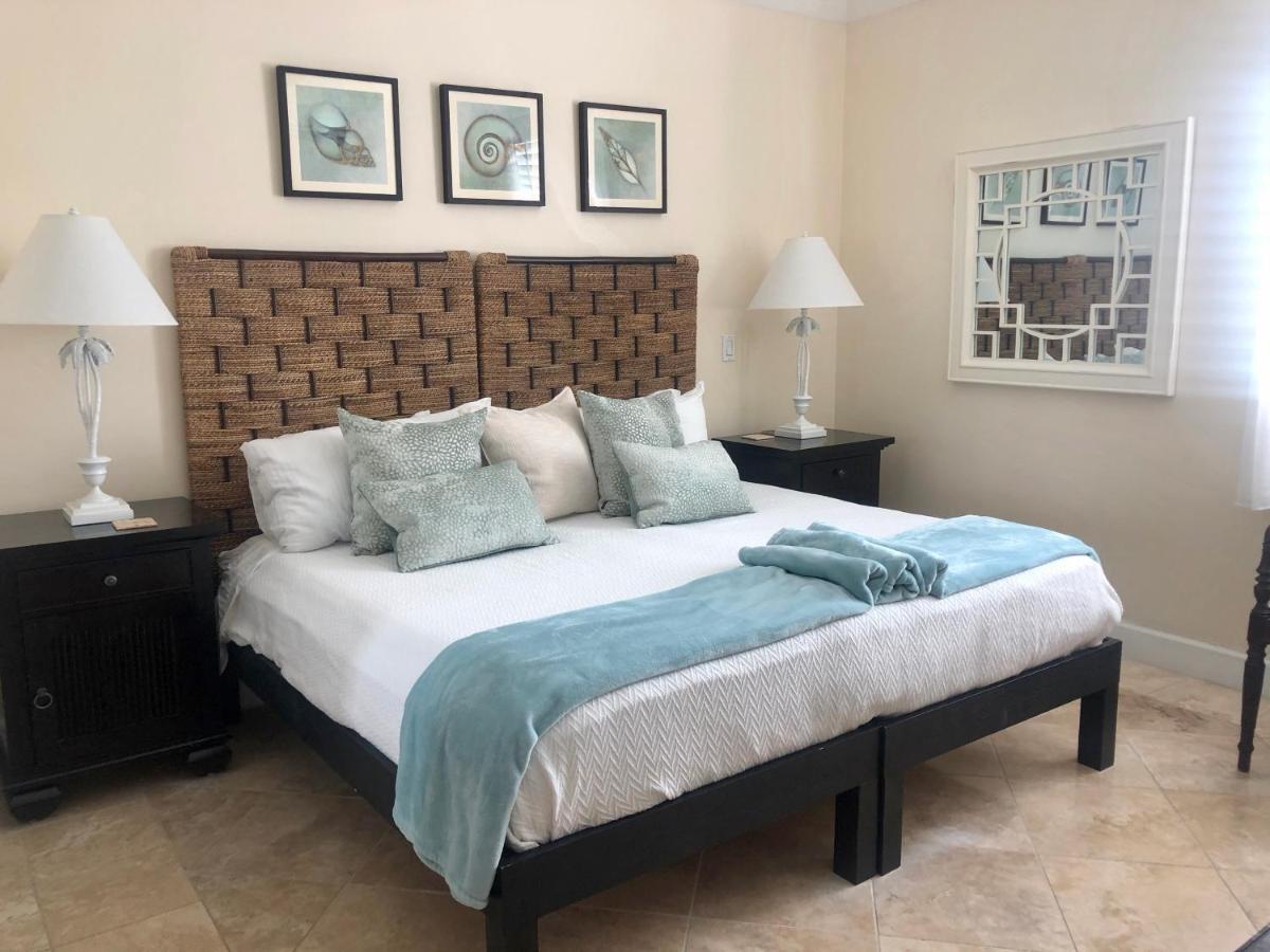 Renaissance Apartment Grace Bay