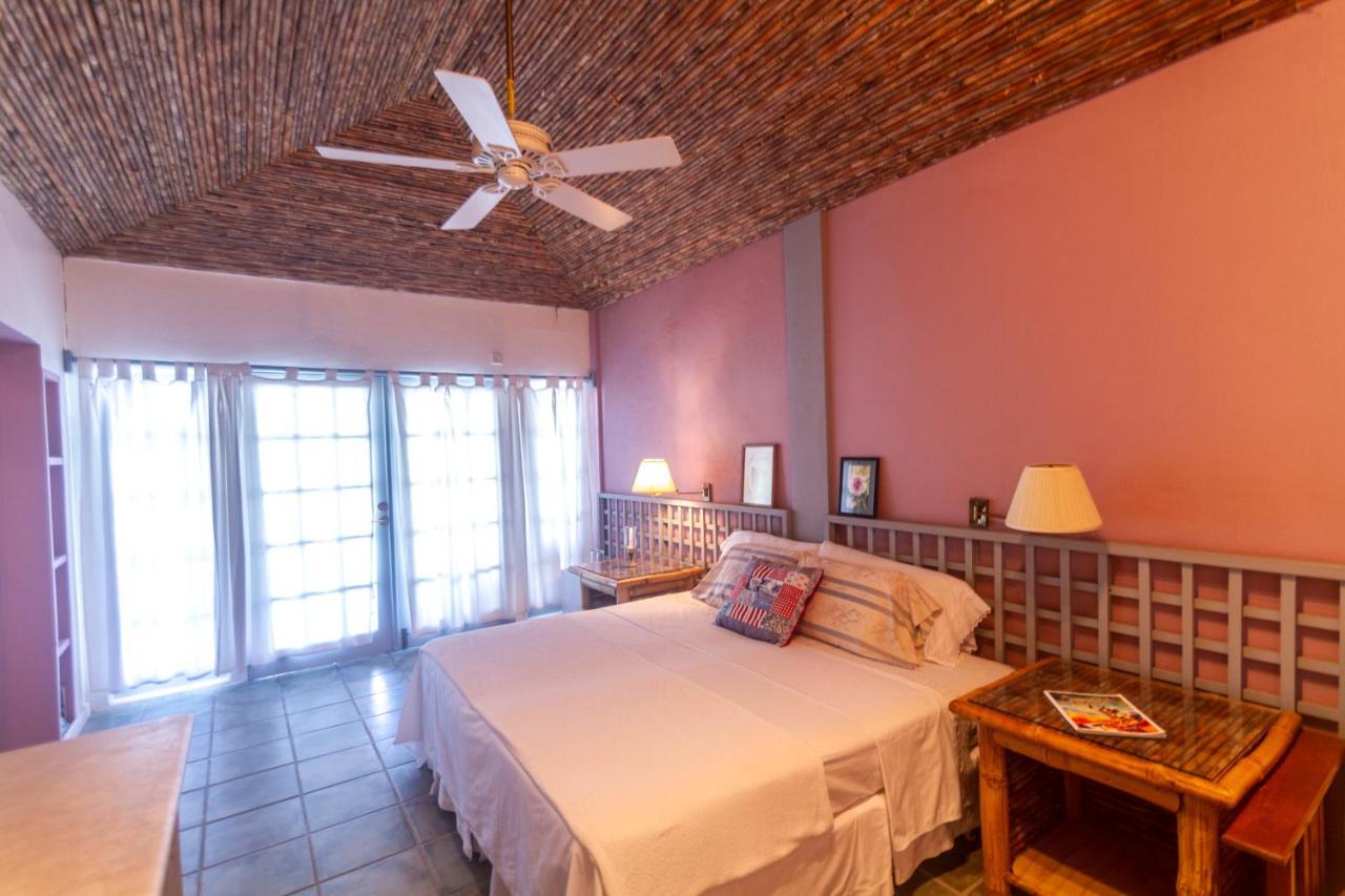 Bequia Beachfront Friendship