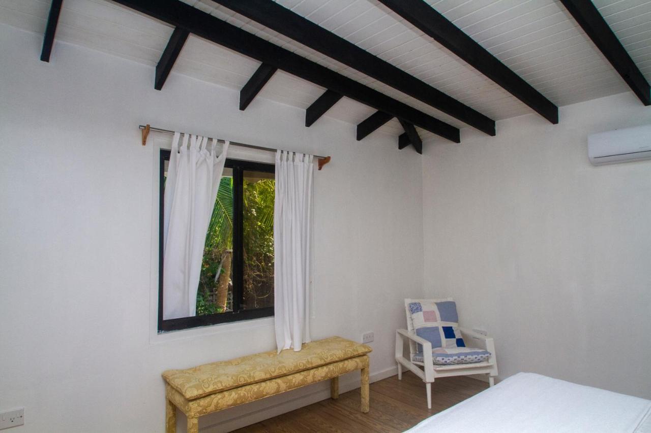 Bequia Beachfront Friendship