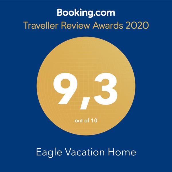 Casa de férias Eagle Luxury House, Walking Distance To The
