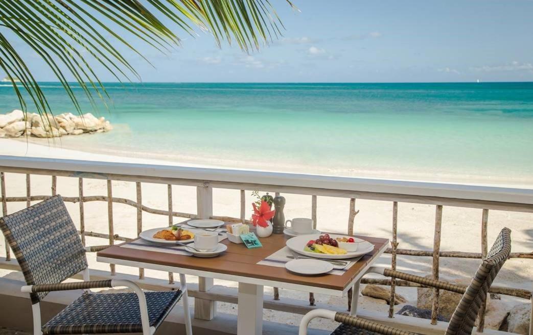 Siboney Beach Club St. John's