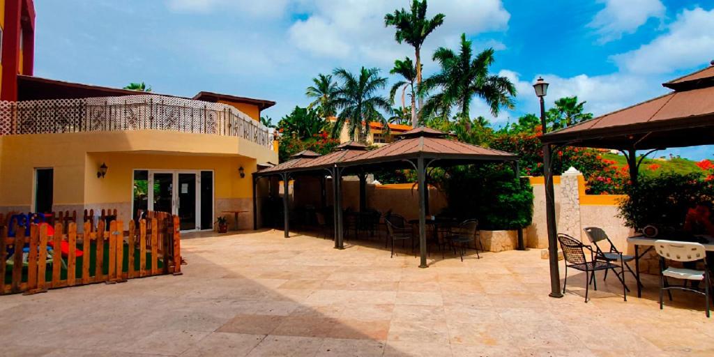 Hotel On Vacation Curacao