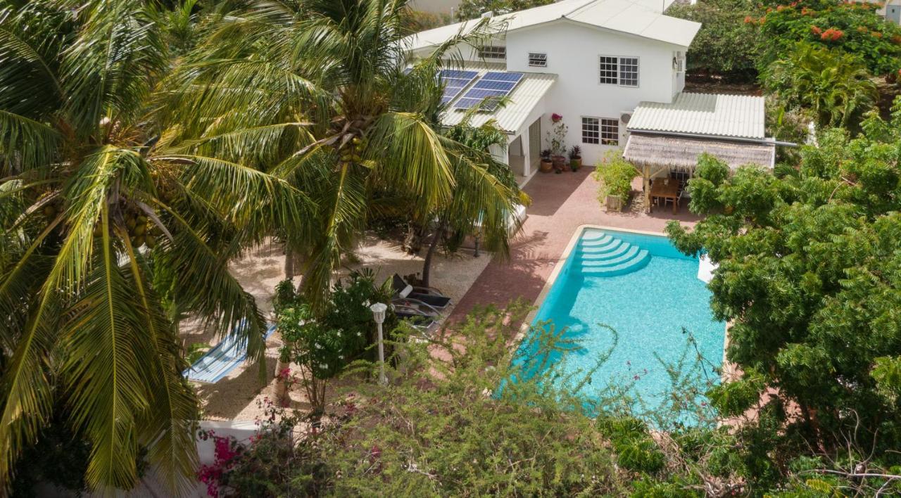 Sombre Di Kabana Bed & Breakfast 4*