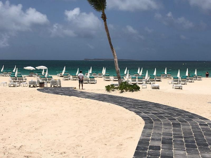 La Playa Hotel