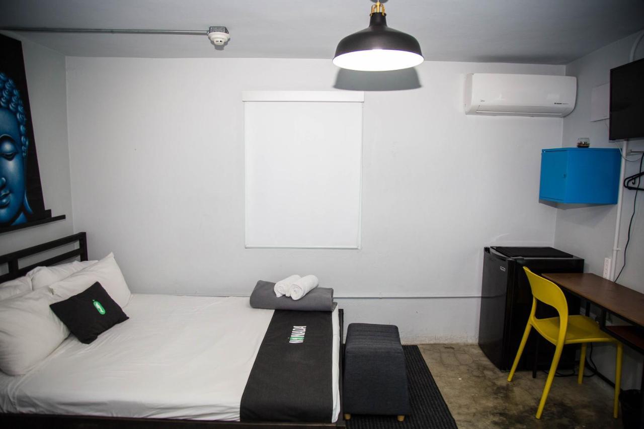 Nomada Urban Hostel- Calle Loiza (adults Only) Albergue
