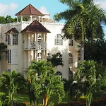 Coastal Beauty - Beautiful Penthouse Condo In Ocho Rios