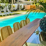 Villa Calma, Luxury For Big Groups At The Beach With Large Pool
