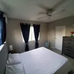 Modern Apartment At The Worthington