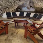 La Cueva Eco-Lodge