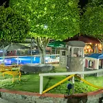 Jarabacoa River Club & Resort