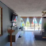 Cozy Apartment, Ocean Front