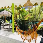 Villa Tropik Diamond + Bungalow
