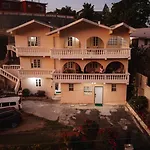 876 Ja Oasis & Homestay - By Kingston Airport