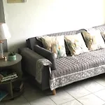Housesleeps3-Seaview-Ac-Parking-2Br-Nearbluelagoon