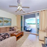 Hotel La Vista Azul