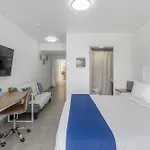 Maho Beach House - Petite Studio - Ocean View