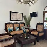 Ocean Breeze Villa Carismar