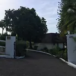 Burlingames Villa