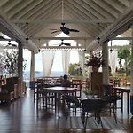 Beachcombers Hotel