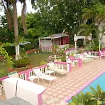 Pinkhibiscus Guest House