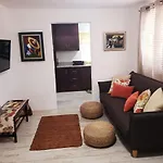 Hill Retreat - Kingston
