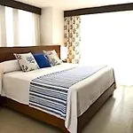 Beachfront Apt With Seaview Dining Patio