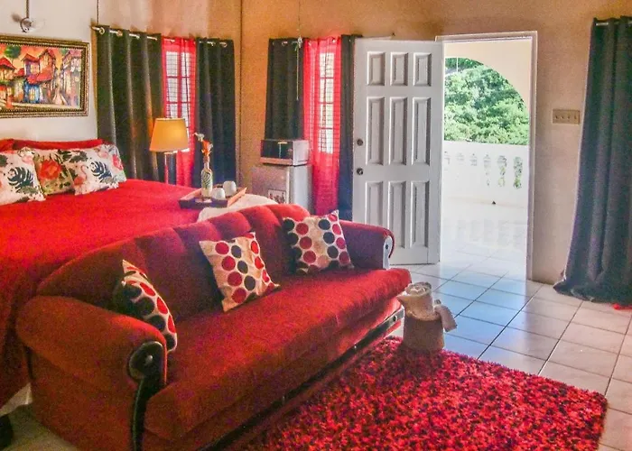 876 Ja Oasis & Homestay - By Kingston Airport