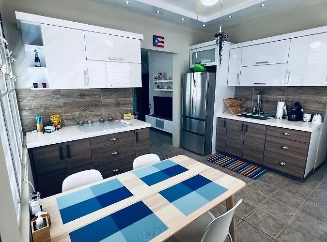 2-Br Modern Oceanfront Apt Steps From Playa Sucia