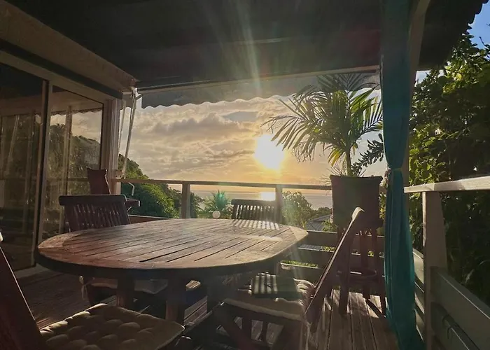 Le Mahogany Sur La Plage De Petit-Anse