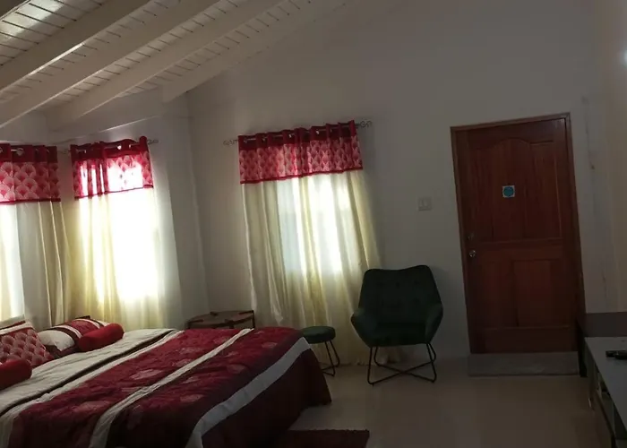J Ochi Aparthotel