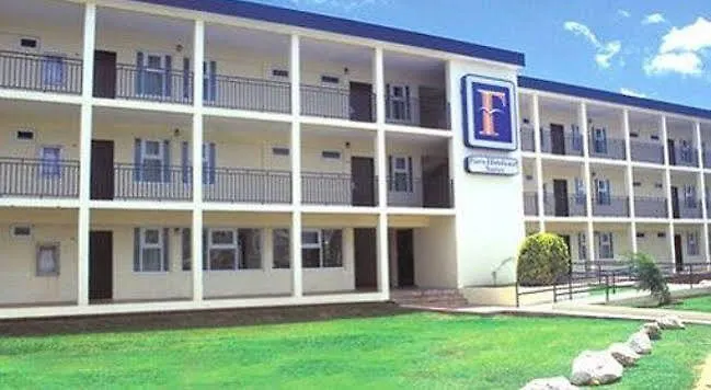 Faro Suites And Conference Center